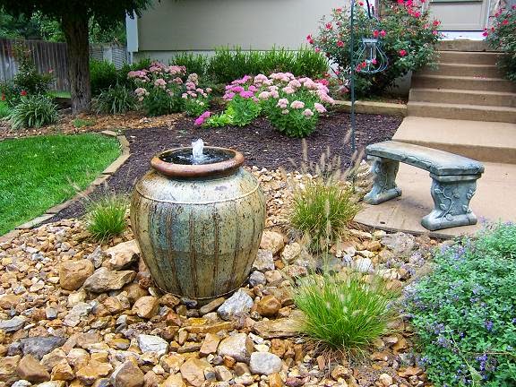 Small Garden Fountains Suggestions – hometyler